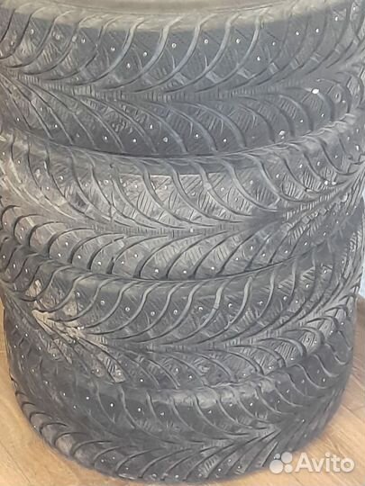 Sava Eskimo Stud 215/65 R16 98T