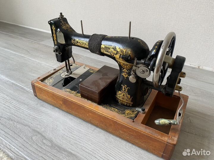 Швейная машина Singer