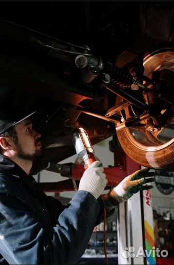 Шиномонтажник