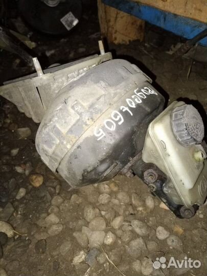 Вакуум тормозной Peugeot 605