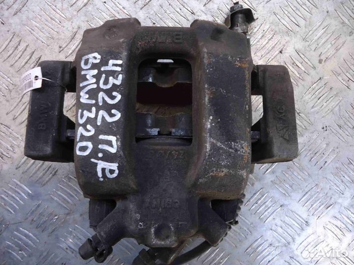 Суппорт передний правый BMW 3-Series F30