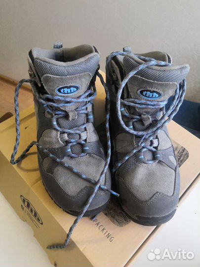 Трекинговые ботинки