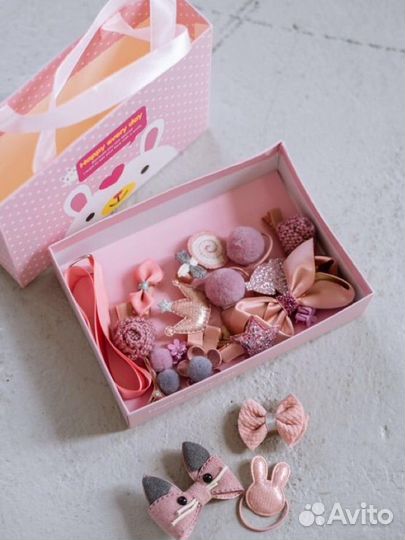 Набор красивых заколок и резинок для девочек