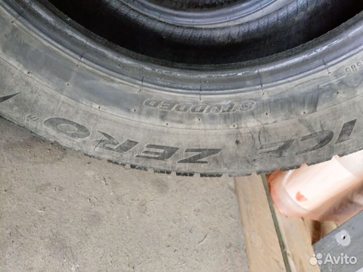 Pirelli Ice Zero 235/65 R17