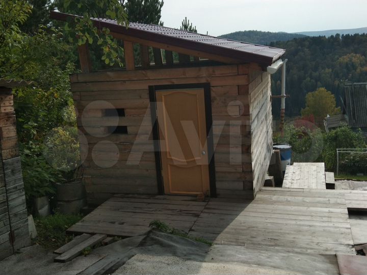 Дом 20 м² на участке 6 сот.