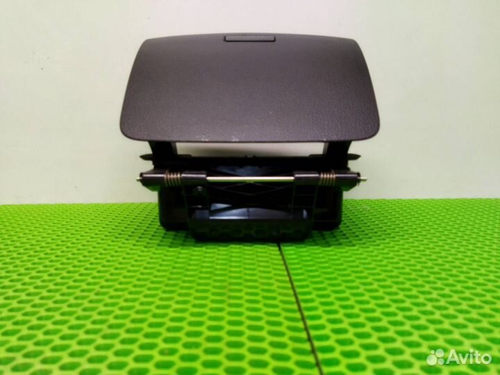 Бардачок (вещевой ящик) Volkswagen Touareg NF 7P5