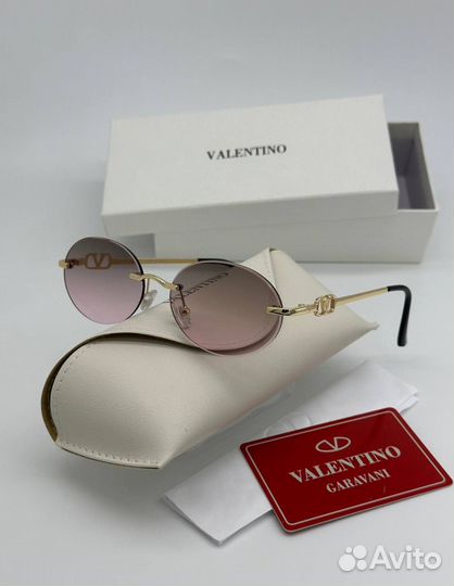Солнцезащитные очки valentino