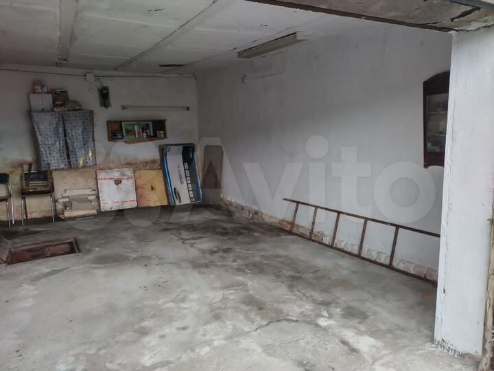 Гараж, > 30 м²