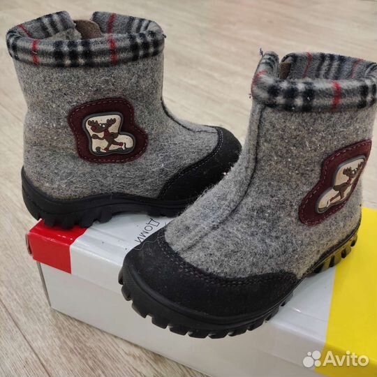 По стельке 16,5. Размер 27