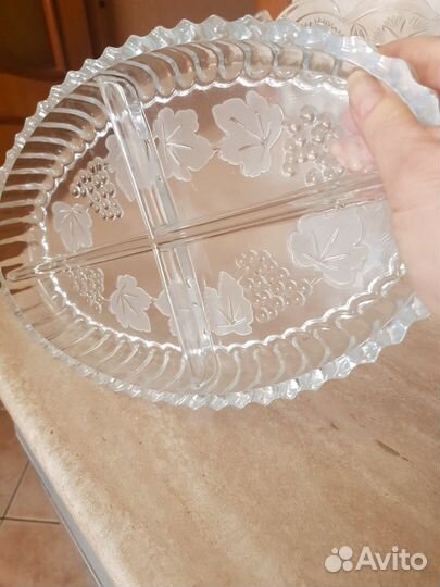 2 вазы и блюдо