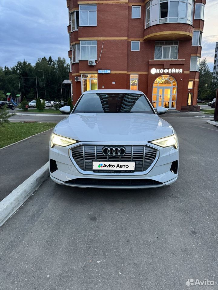 Audi e-tron AT, 2021, 36 800 км