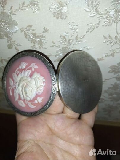 Серебрянная пудреница 