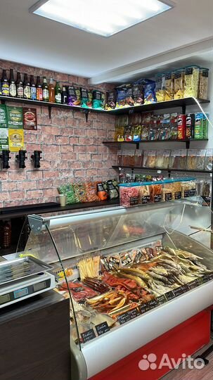 Продавец разливные напитки