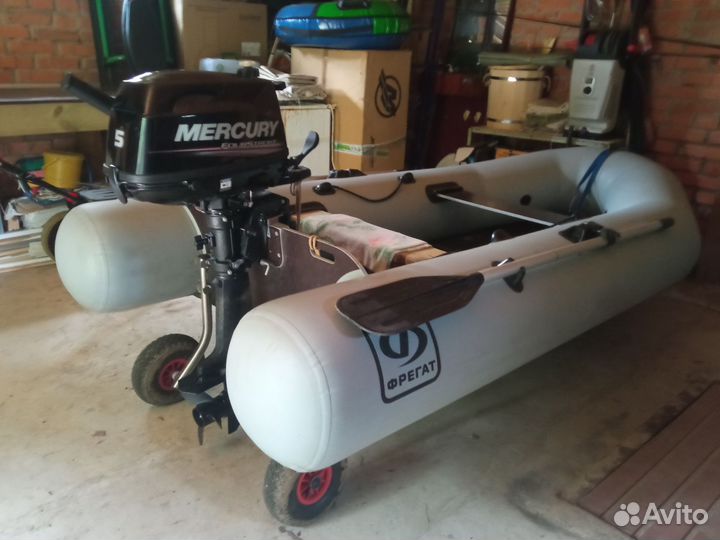 Лодка с мотором