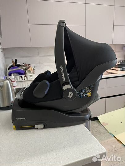 Maxi-Cosi Pebble Pro i-Size + база FamilyFix