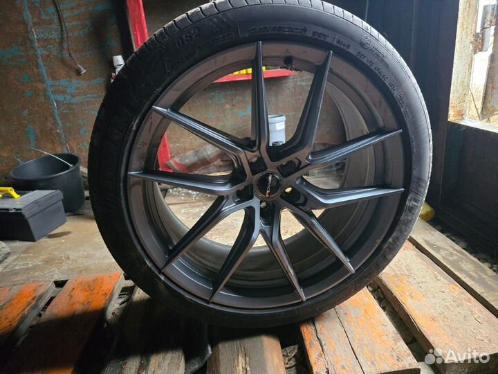 Delinte DS2 245/40 R20