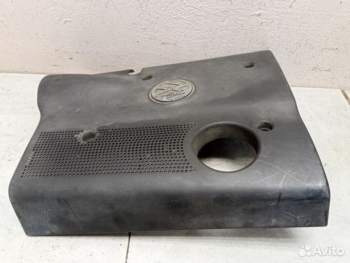 Накладка моторного отсека