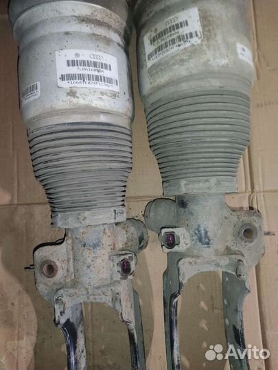 Пневмостойка Audi Q7 4l