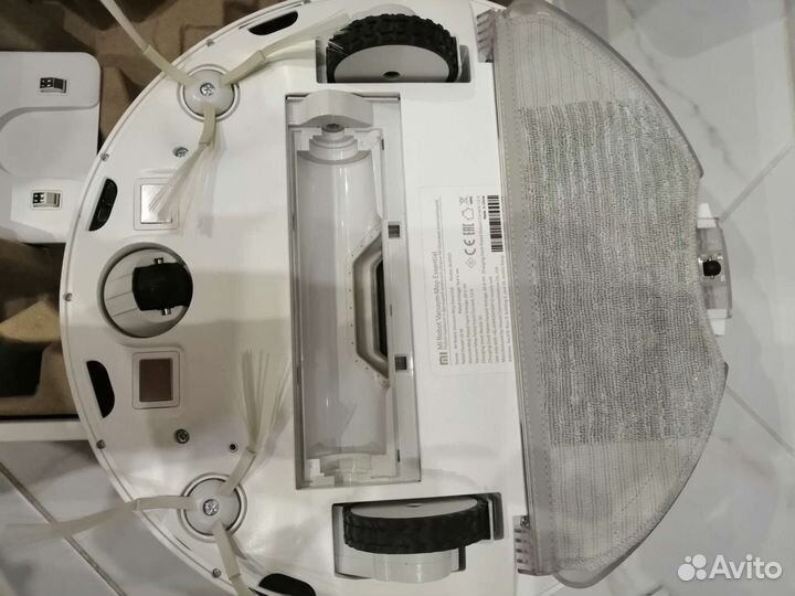 Робот-пылесос Xiaomi Mi Robot Vacuum-Mop Essential
