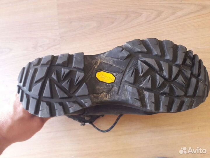 Горные ботинки
