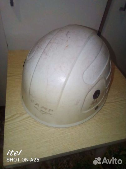 Каска для альпинизма 