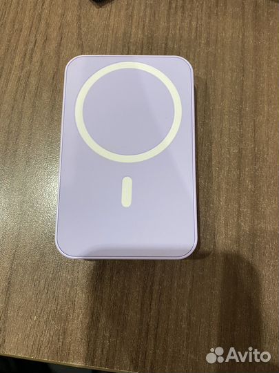 Повербанк apple