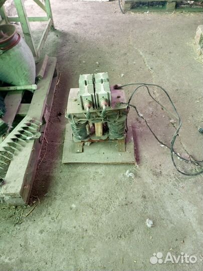 Пусковое устройство для автомобиля