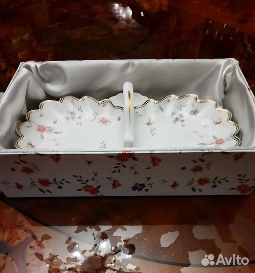 Менажница фарфоровая