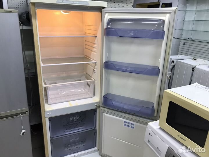 Холодильник Бирюса