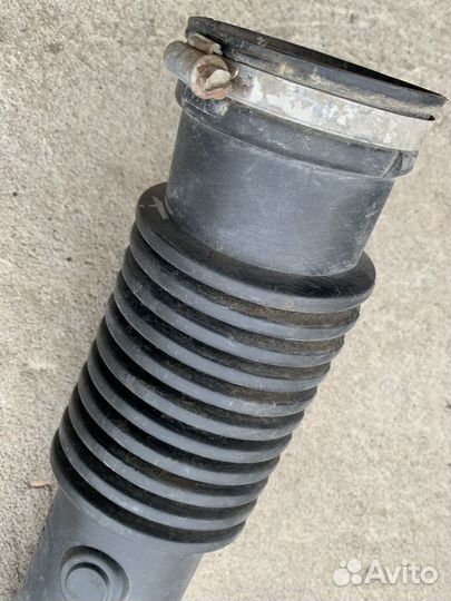 Патрубок воздушного фильтра Ford Focus 2 1.6