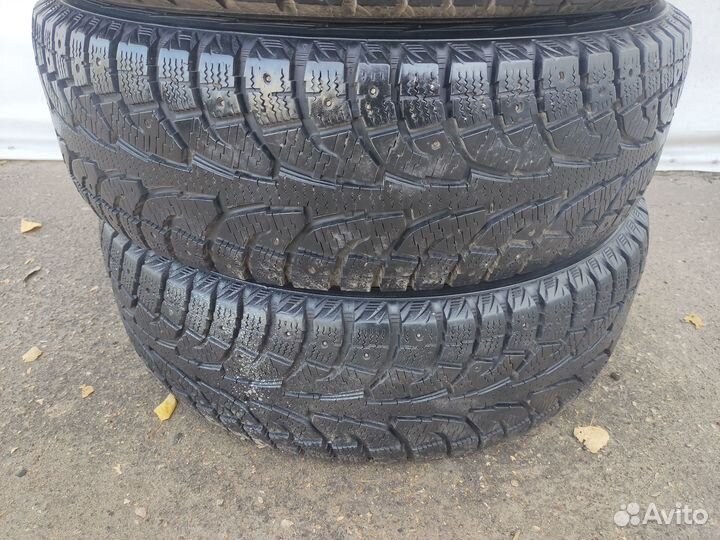 Hankook Winter I'Pike 215/65 R16