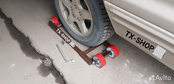 Бездомкратные подкатные тележки для эвакуатора