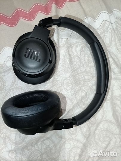 Беспроводные наушники jbl