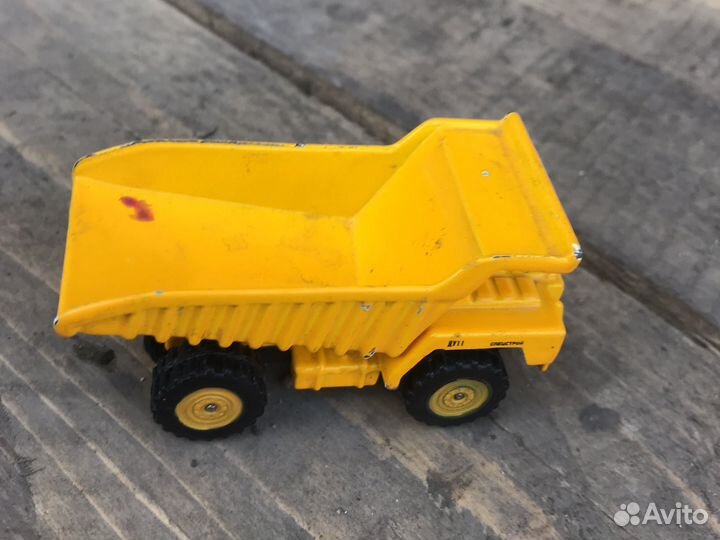 Игрушечный белаз