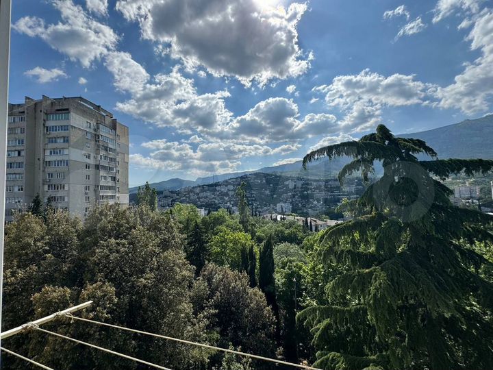 2-к. квартира, 52 м², 5/5 эт.