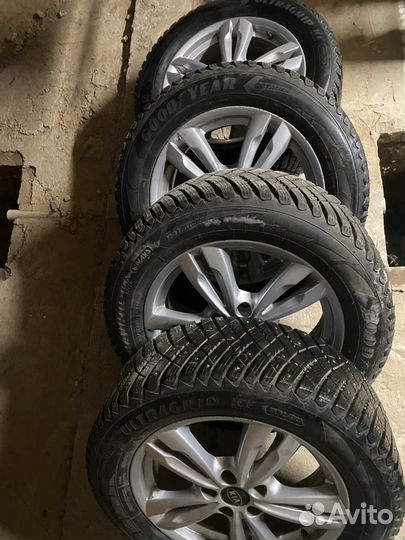 Goodyear UltraGrip Ice Arctic SUV 225/60 R17 103