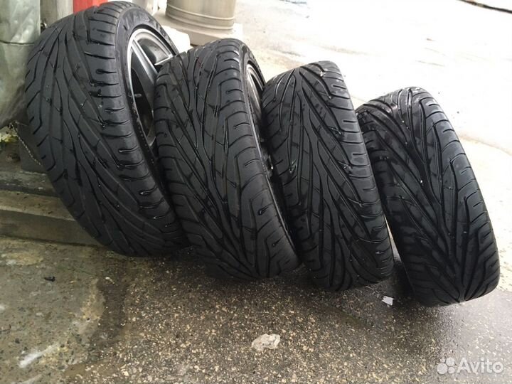 Maxxis MA-Z1 Victra 215/45 R17 91W
