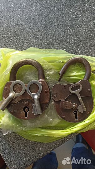 Замок гаражный внутренний. И навесной. СССР