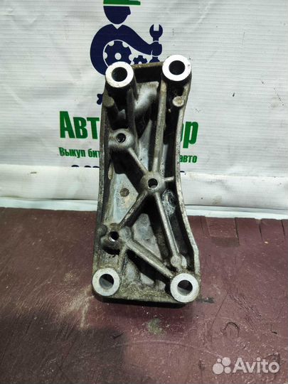 Кронштейн АКПП Skoda Superb 2