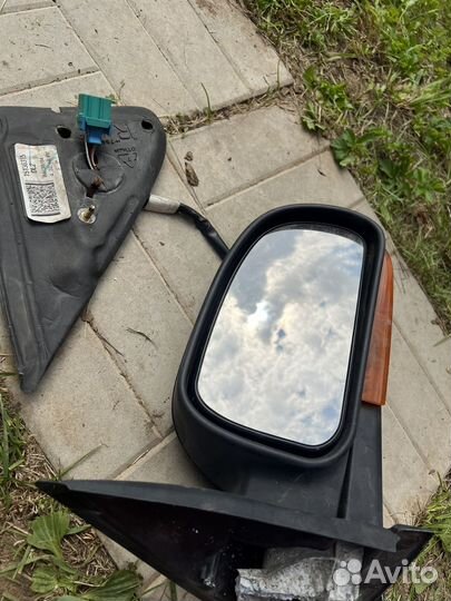 Правое зеркало chevrolet trailblazer