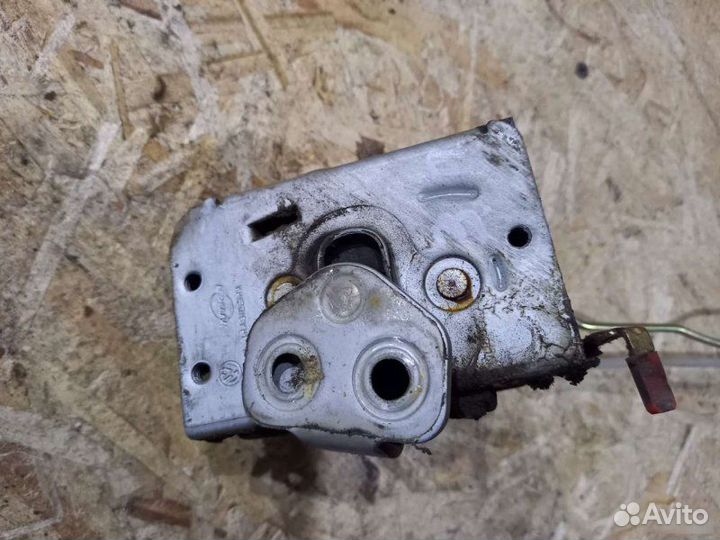 Замок двери Volkswagen Pointer