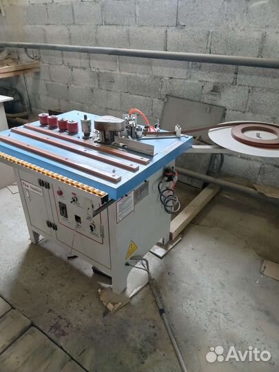 Станок кромкооблицовочный