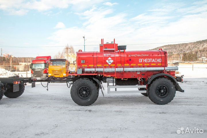 Прицеп бензовоз УралСпецТранс ПЦ 8-21 УСТ 9465, 2023