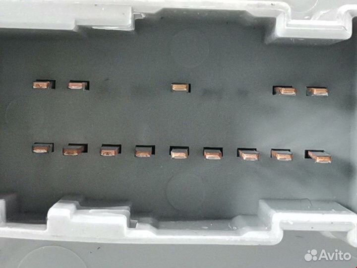 Б/У Б/У Блок предохранителей 606660091 maserati