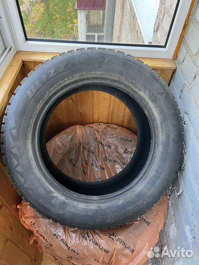 Bridgestone Blizzak Spike-01 215/60 R16 95T