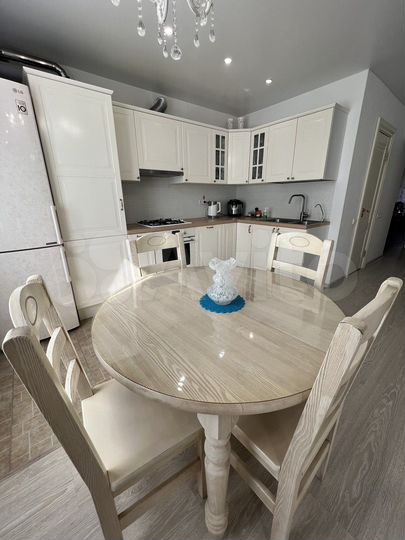 3-к. квартира, 70 м², 3/3 эт.