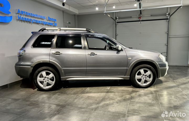 Mitsubishi Outlander, 2004