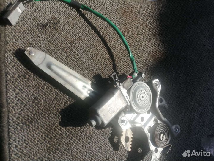 Стеклоподъемник