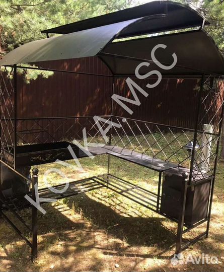 Мангал с крышей