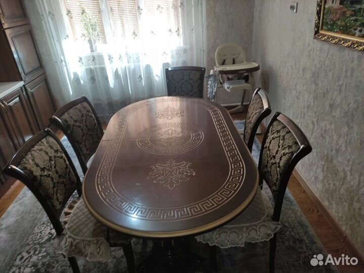 Кухонный гарнитур бу,стол стулями